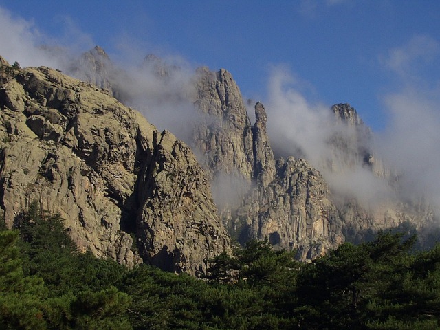 科西嘉 山 陡 - 上的免费照片