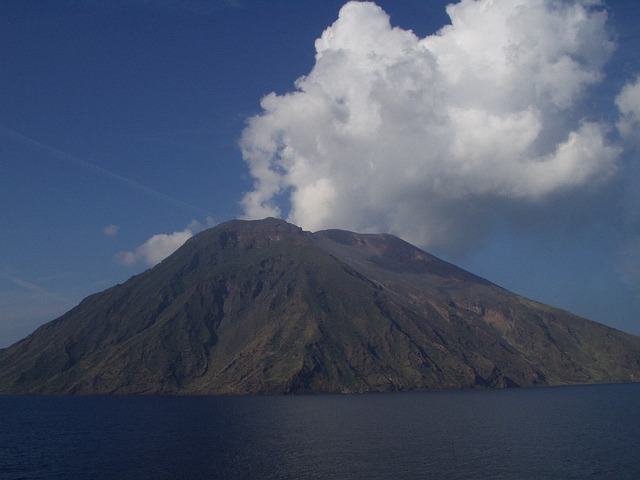 斯特龙博利 火山 火山活动 - 上的免费照片