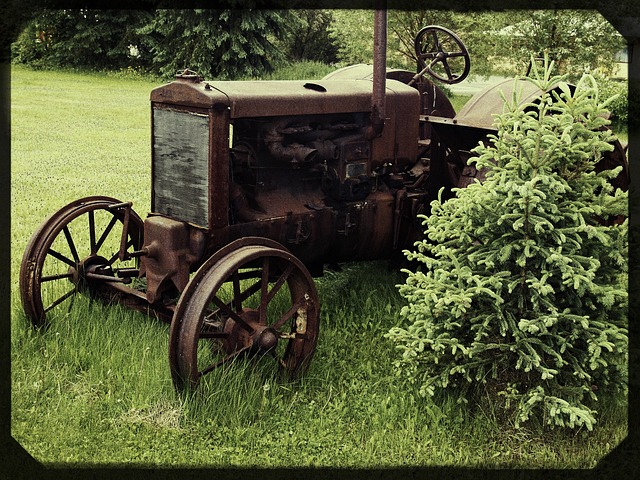 老的 拖拉机 农具 - 上的免费照片