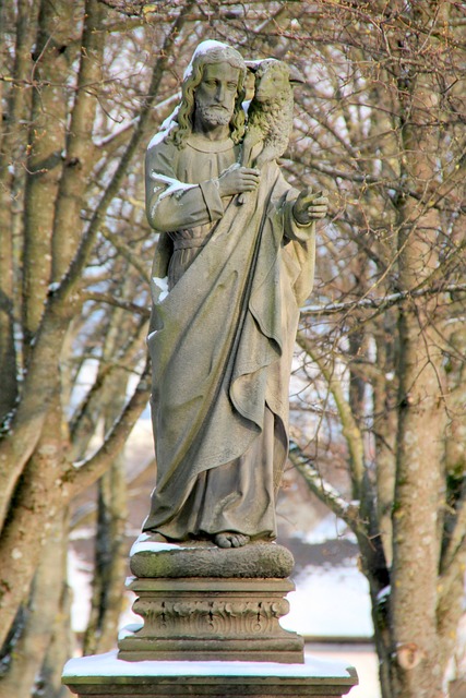 冬天 墓地 雕塑 - 上的免费照片