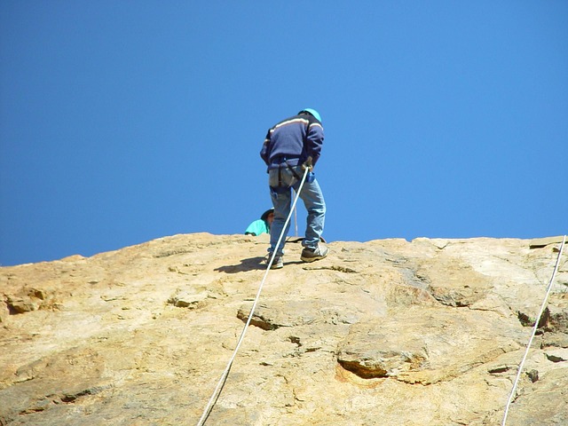 山 Abseiler 登山者 - 上的免费照片