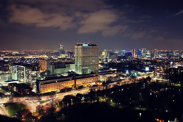 鹿特丹 城市景观 夜间拍摄 - 上的免费照片