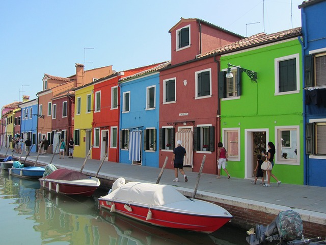 房屋 彩色 布拉诺岛 - 上的免费照片