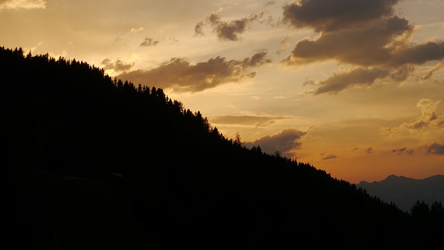 日落 傍晚时分 山 - 上的免费照片