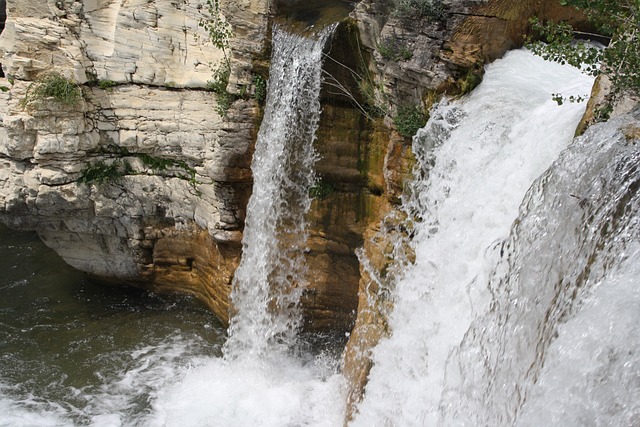 叶栅 这里的瀑布的 Saudatet 由 - 上的免费照片