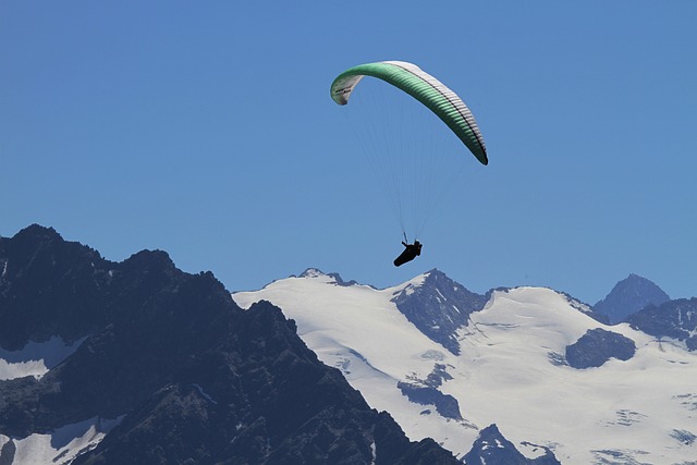 滑翔伞 飞行 伯尔尼 - 上的免费照片