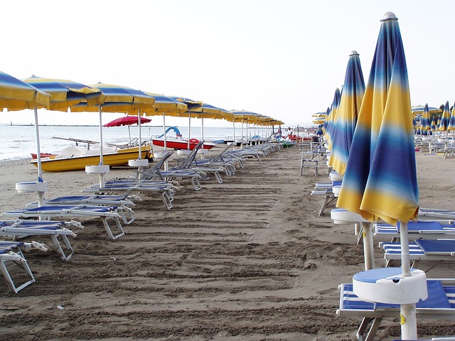海滩 夏天 沙滩伞 - 上的免费照片