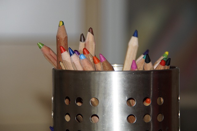 铅笔 彩色的铅笔 作画 - 上的免费照片
