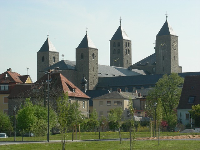 Münsterschwarzach 修道院 降低 - 上的免费照片