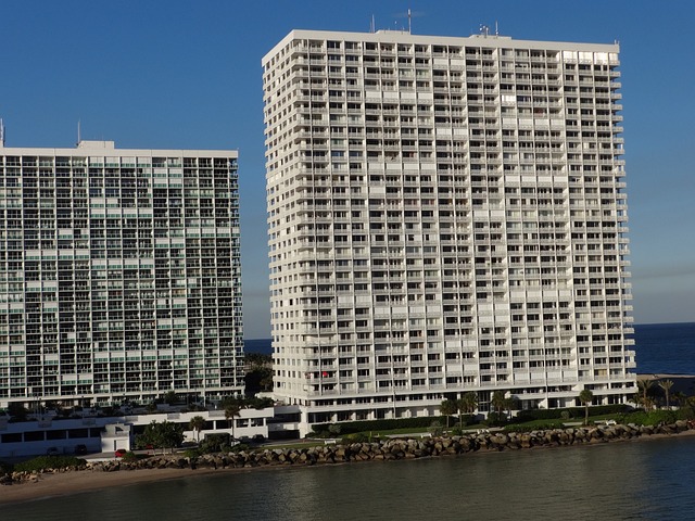 高层 公寓 建筑物 - 上的免费照片