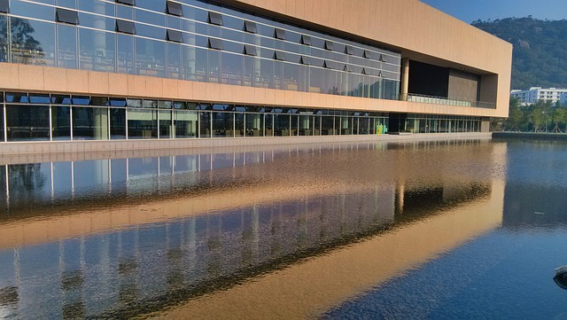 图书馆 汕头大学 水上建筑 - 上的免费照片