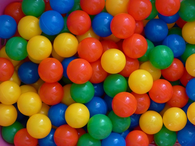 塑料球 球 多彩多姿的 - 上的免费照片