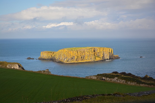 Carrick-A-Rede 岛 海 - 上的免费照片