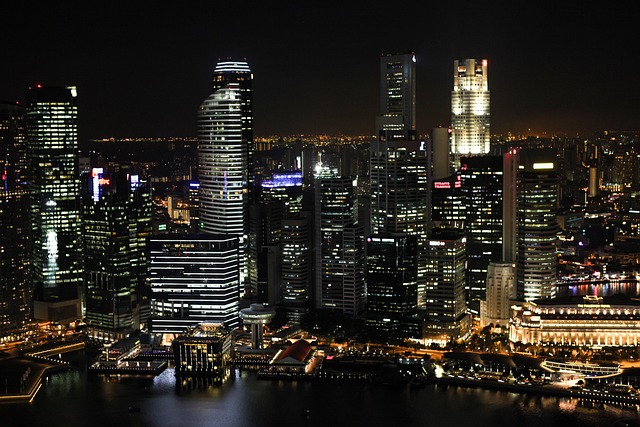 建筑物 天际线 城市的灯光 - 上的免费照片