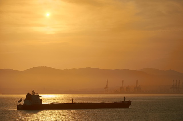 日落 油船 海 - 上的免费照片