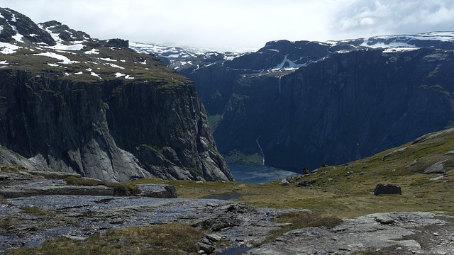 挪威 巨魔之舌 山 - 上的免费照片