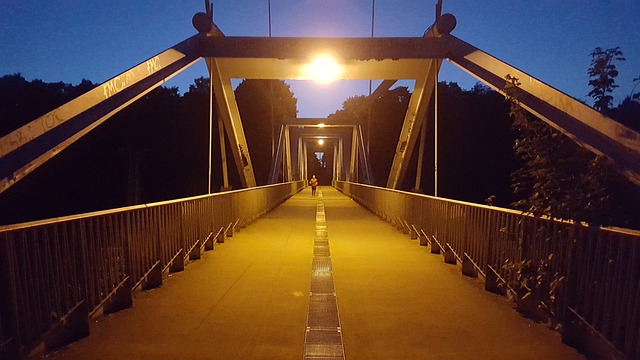 桥 科隆 夜晚 - 上的免费照片