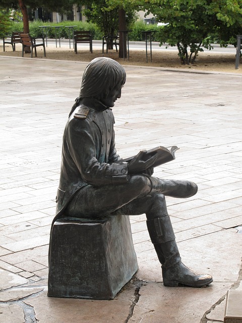 雕像 阅读 男子 - 上的免费照片