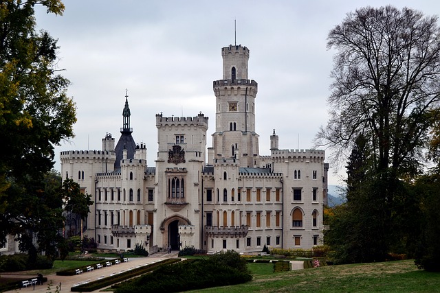 城堡 Hluboka Nad Vltavou 自然 - 上的免费照片