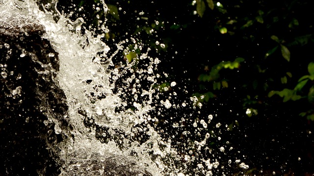 水 溅水 溅 - 上的免费照片