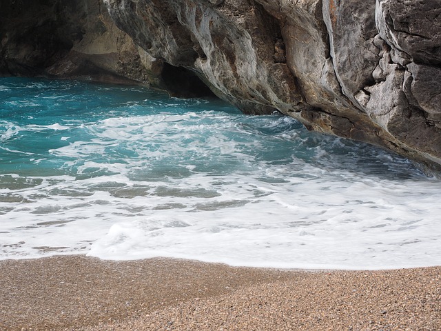 海 波浪 海滩 - 上的免费照片