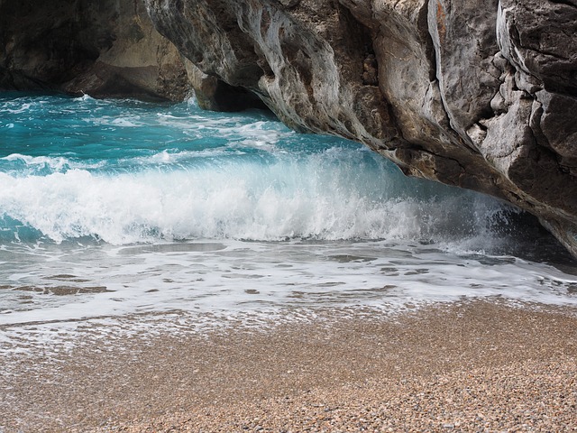 海 波浪 海滩 - 上的免费照片