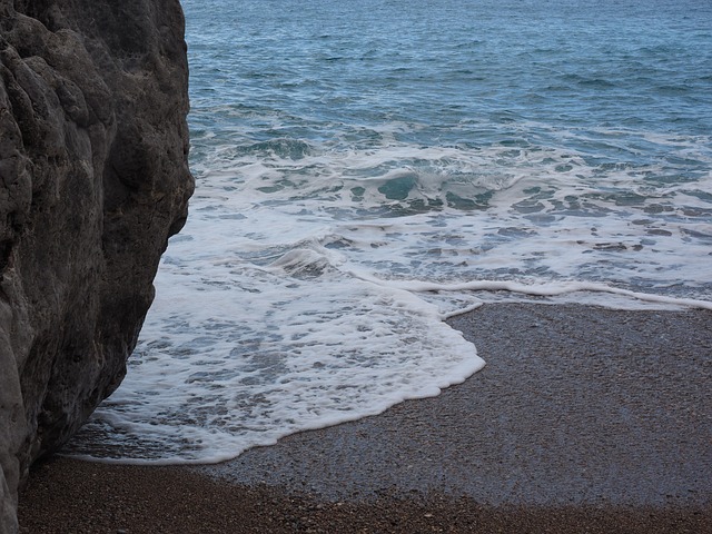 海 波浪 海滩 - 上的免费照片