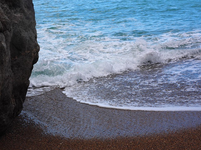 海 波浪 海滩 - 上的免费照片