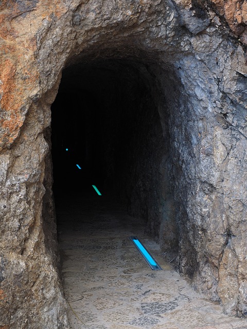 隧道 通道 岩石隧道 - 上的免费照片