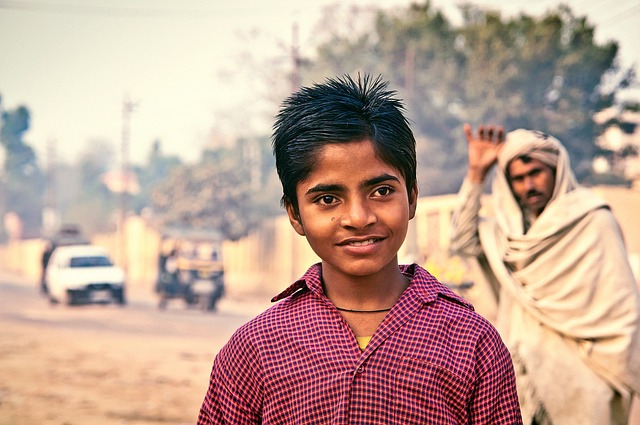 男孩 微笑 印度人 - 上的免费照片