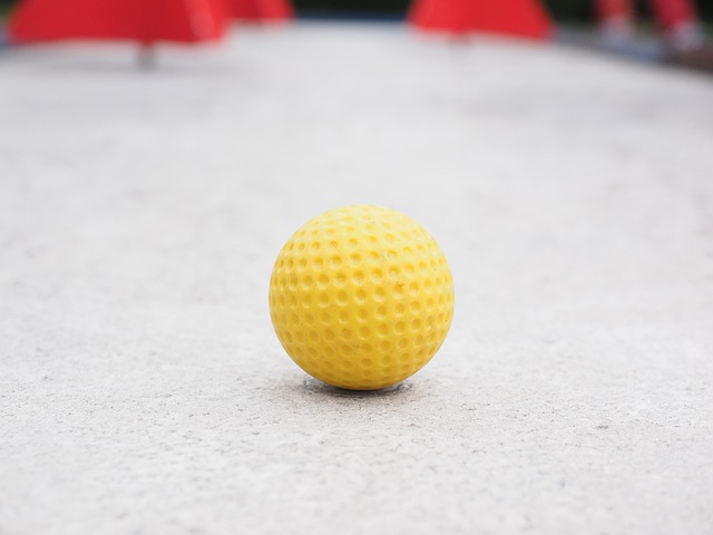 球 迷你高尔夫球 黄色 - 上的免费照片