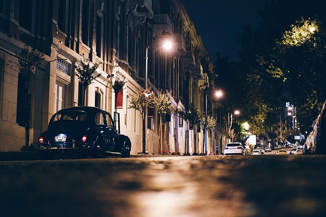 城市 汽车 夜晚 - 上的免费照片