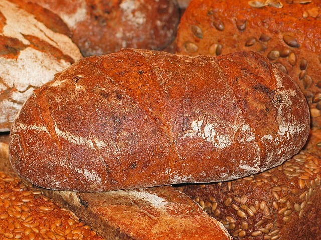 面包 贝克 烤 - 上的免费照片