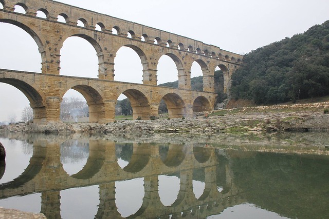 Pont Du Gard 渡槽 高架桥 - 上的免费照片