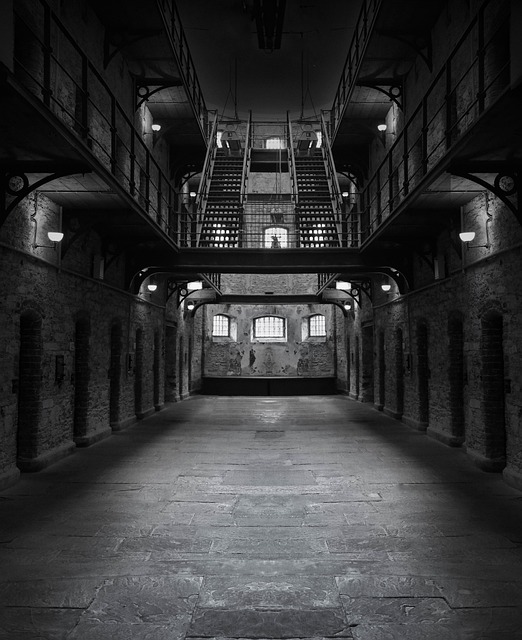 监狱 黑暗的 爬行 - 上的免费照片