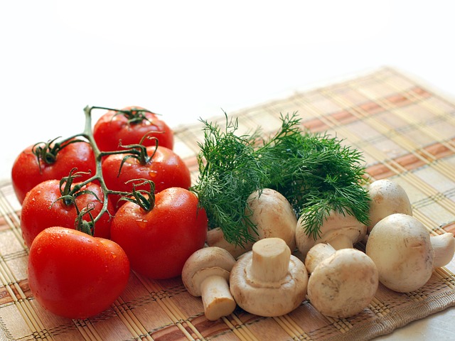 蘑菇 番茄 香菜 - 上的免费照片