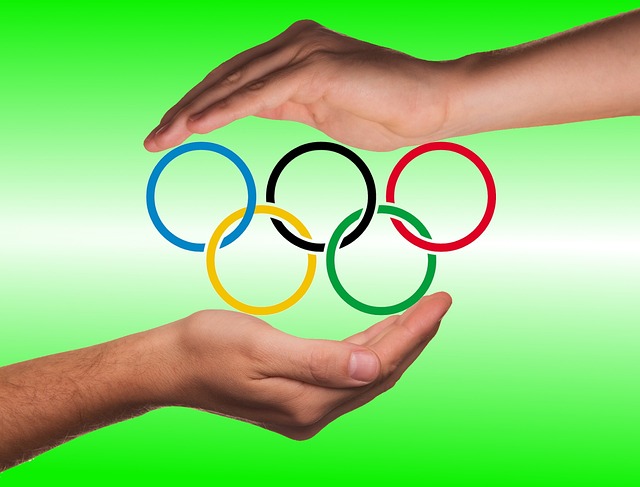手 保护 奥运五环 - 上的免费照片