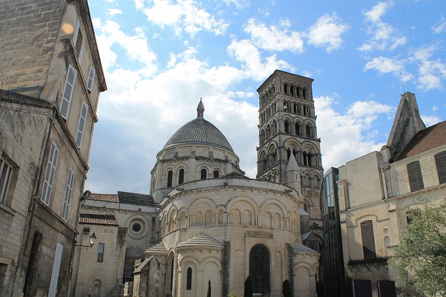 圣皮埃尔大教堂 昂古莱姆 法国 - 上的免费照片