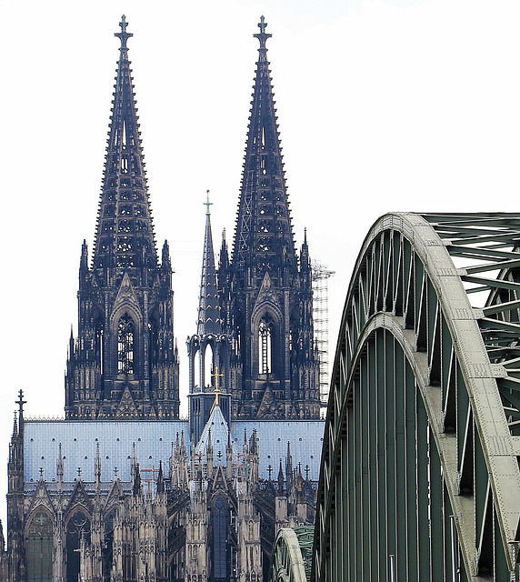 科隆大教堂 Hohenzollern 桥 床单 - 上的免费照片