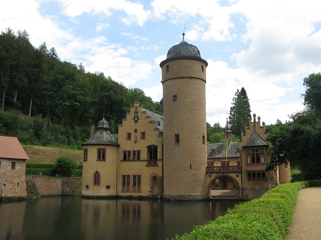 Wasserschloss Mespelbrunn Spessart - 上的免费照片