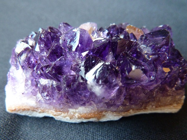 紫晶 紫色 水晶洞 - 上的免费照片