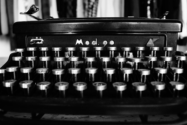 打字机 打字 黑色和白色 - 上的免费照片