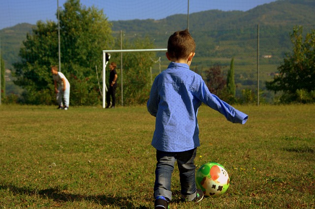 儿童 足球运动员 球 - 上的免费照片