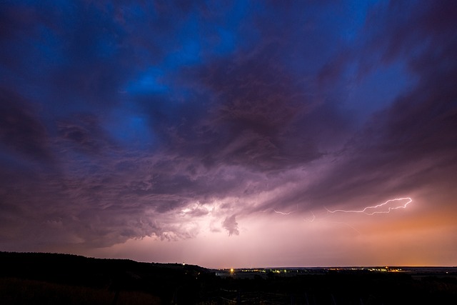 雷雨 夜晚 景观 - 上的免费照片