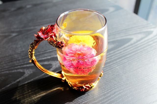 玫瑰花冠茶 菊花茶 珐琅杯 - 上的免费照片