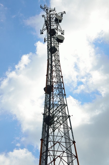 微波塔 沟通 塔 - 上的免费照片