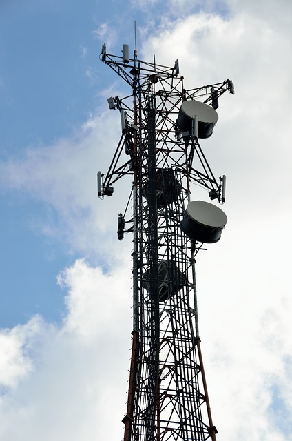 微波塔 沟通 塔 - 上的免费照片