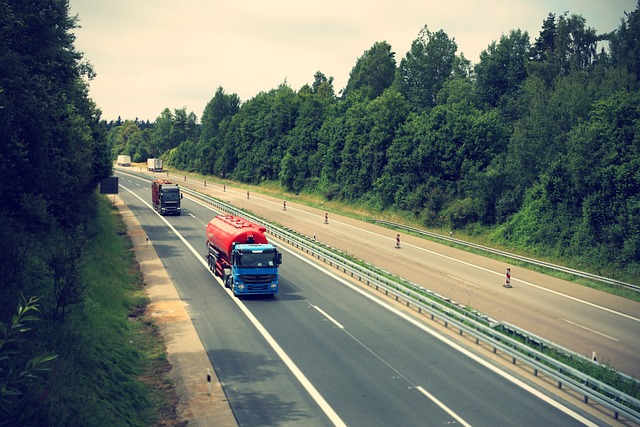 卡车 公路 物流 - 上的免费照片