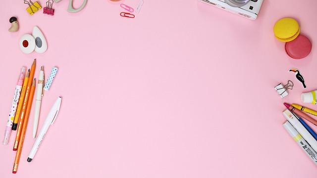 粉色的 杏仁饼乾 彩色铅笔 - 上的免费照片