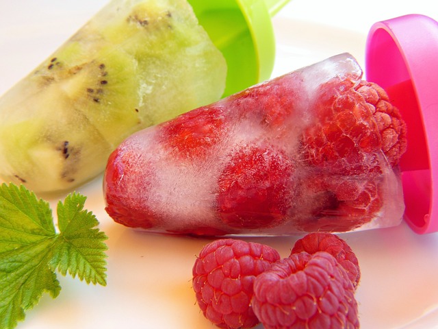 冰淇淋 山莓 猕猴桃 - 上的免费照片